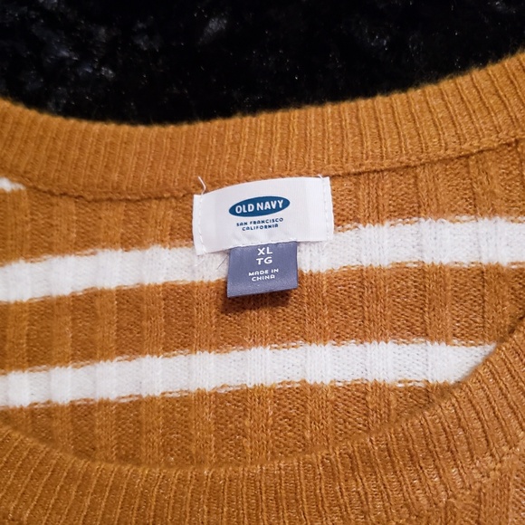Old Navy sweater - Picture 3 of 3